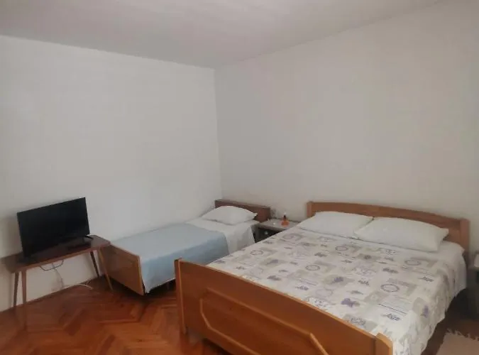 Emily דירה ביוגראד נה מורו